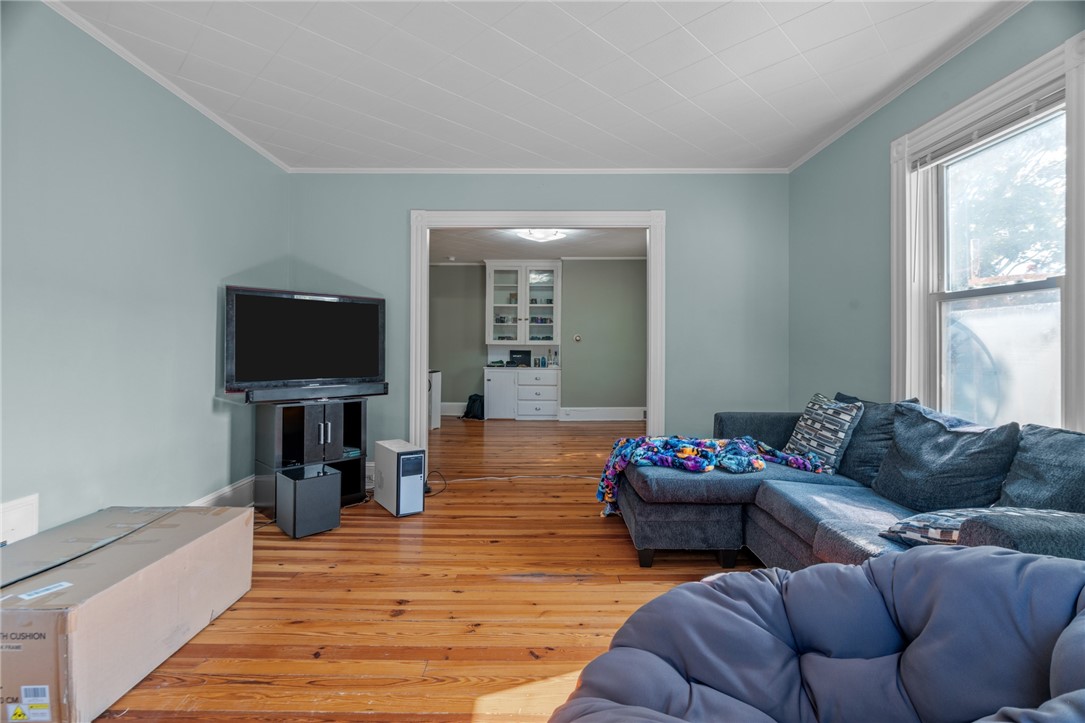 365 Summer Street Woonsocket, RI 02895 - Photo 6 of 37 2nd Fl Living Room