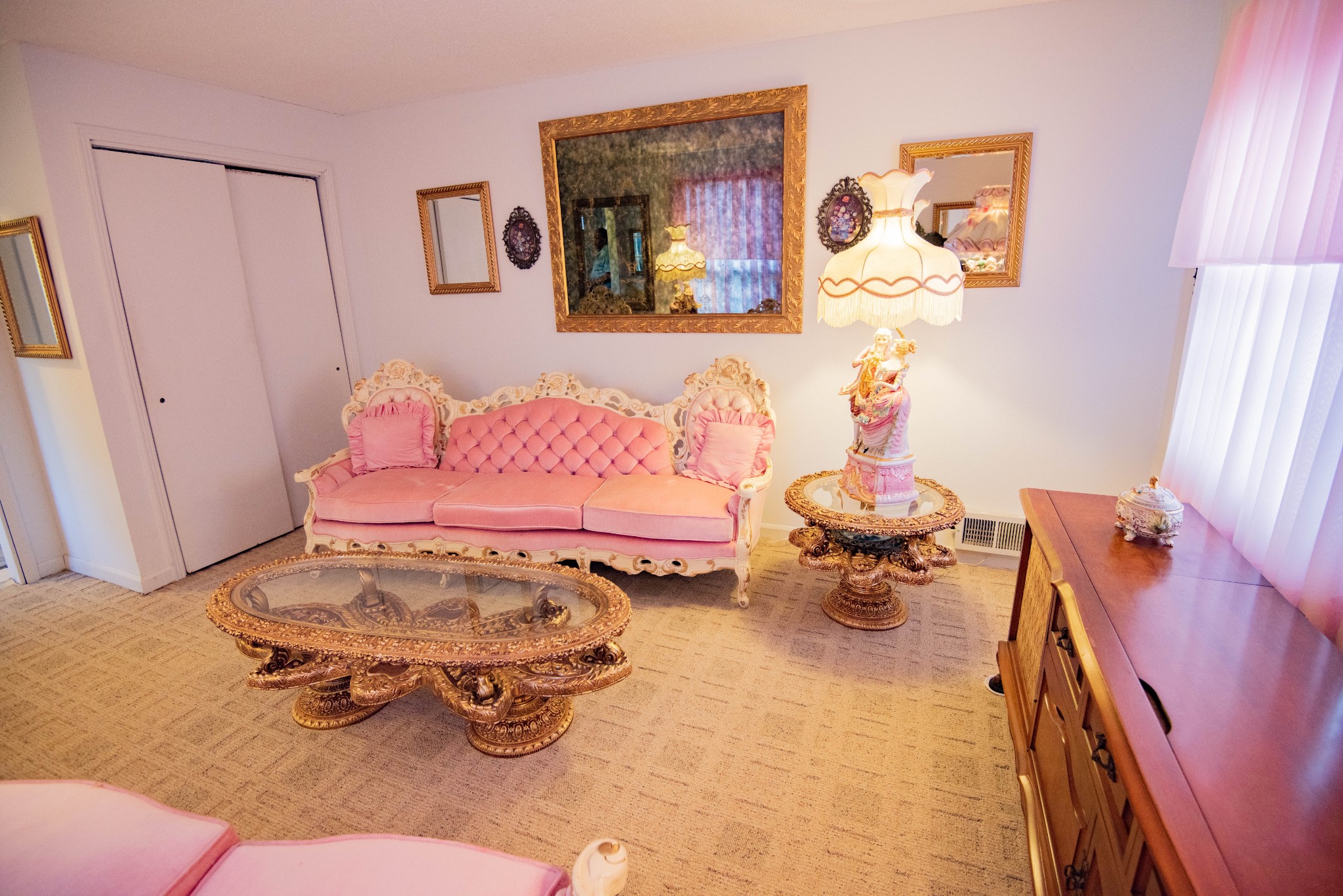 205 Green Harbor Road Old Hickory, TN 37138 - Photo 20 of 36 a living room with furniture and a table