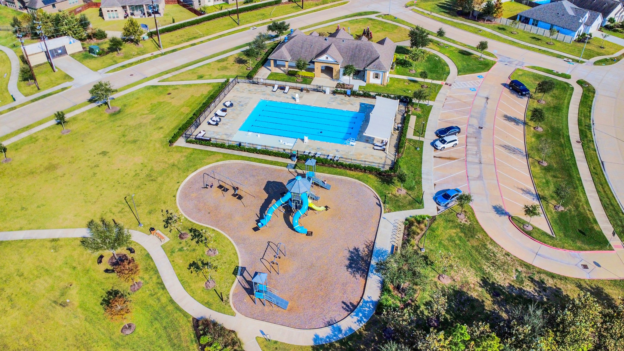 4811 Applewood Crest Lane Rosharon, TX 77583 - Photo 42 of 45 an aerial view of a house with a swimming pool