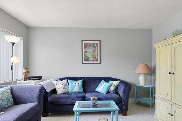 $1,350 | 3000 Lake Osborne Drive, Unit 107, Lake Worth Beach, FL 33461