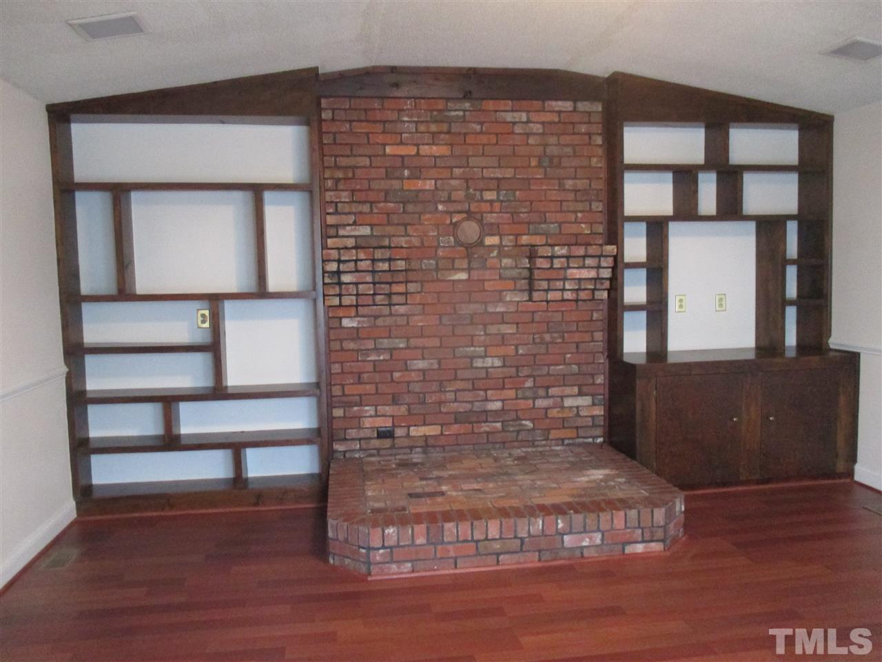 1093 Neighbors Road Dunn, NC 28334 - Photo 4 of 18 Gallery Image 4