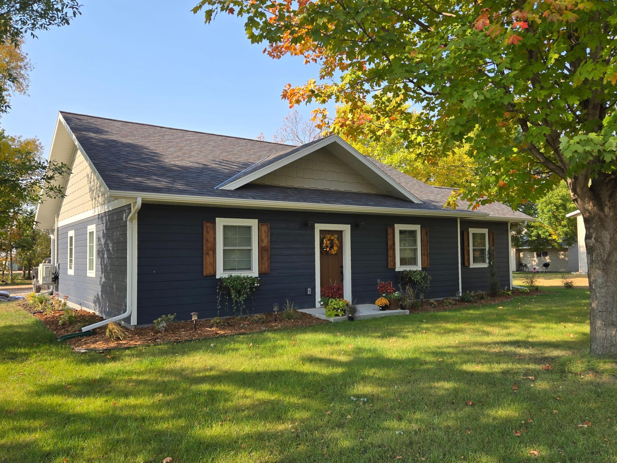 446 Pacific Avenue Hancock, MN 56244 - Photo 2 of 25