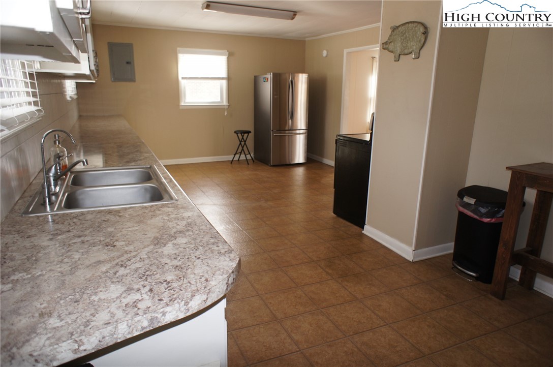 260 Dusty Road Boone, NC 28607 - Photo 3 of 31 Gallery Image 3