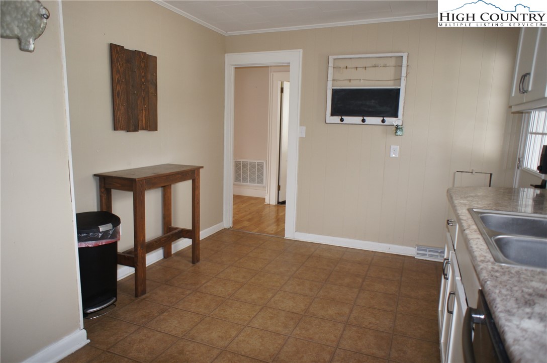 260 Dusty Road Boone, NC 28607 - Photo 4 of 31 Gallery Image 4