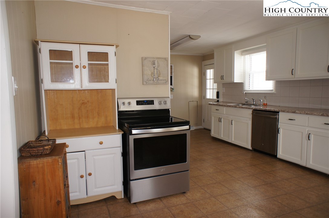 260 Dusty Road Boone, NC 28607 - Photo 6 of 31 Gallery Image 6