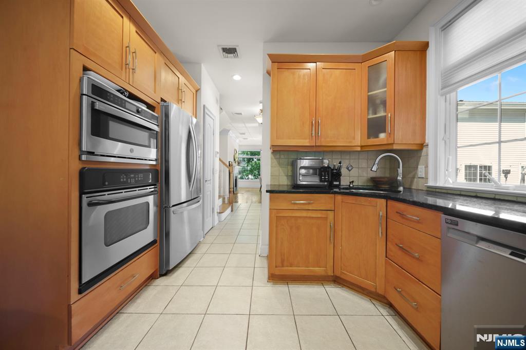 218 County Road Tenafly, NJ 07670 - Photo 11 of 21