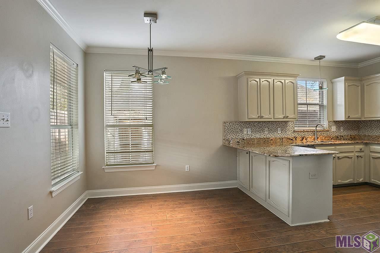 4040 Preakness Drive Baton Rouge, LA 70816 - Photo 4 of 14 Eat in Kitchen