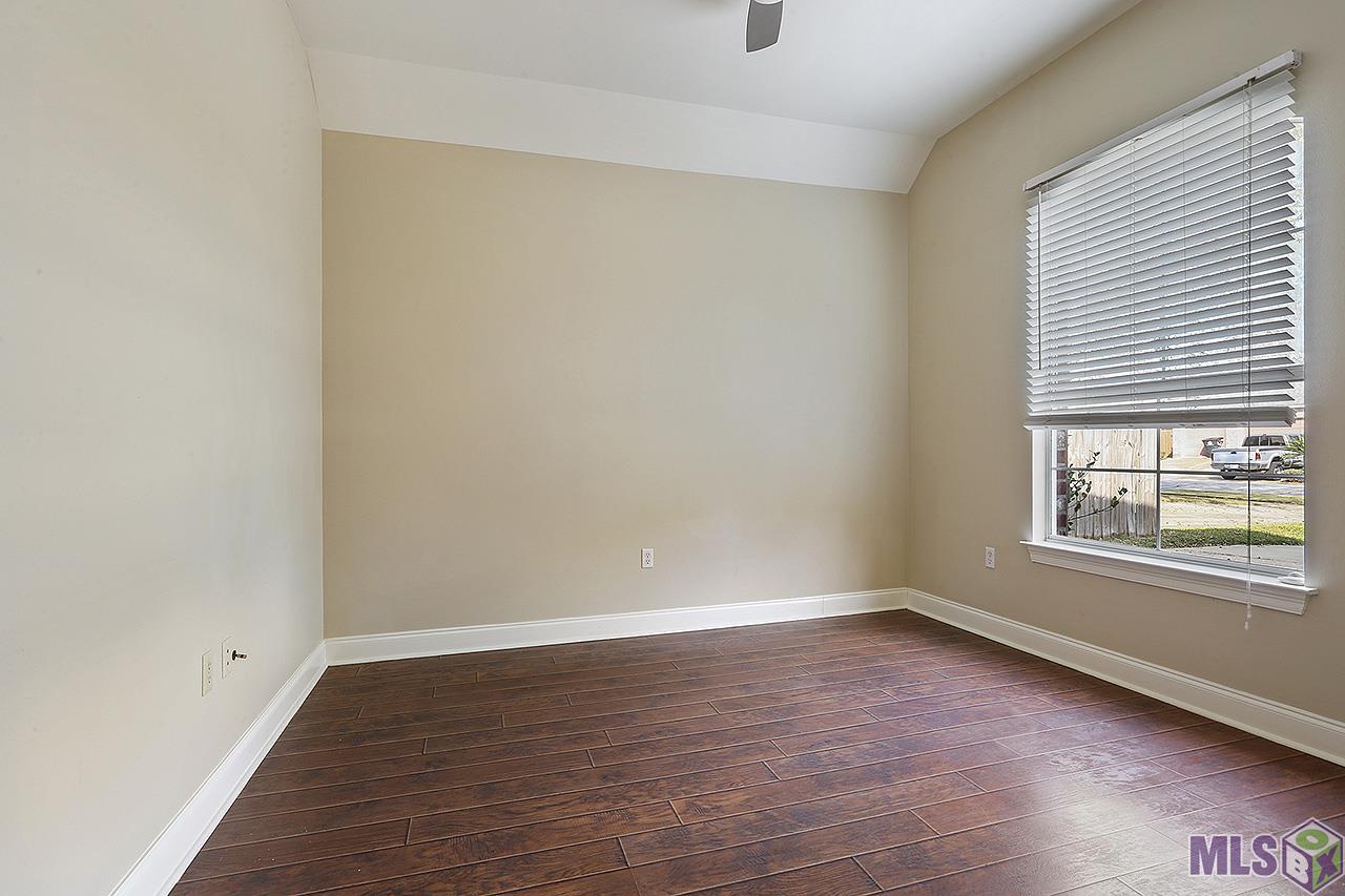 4040 Preakness Drive Baton Rouge, LA 70816 - Photo 8 of 14 Formal Dining or Office