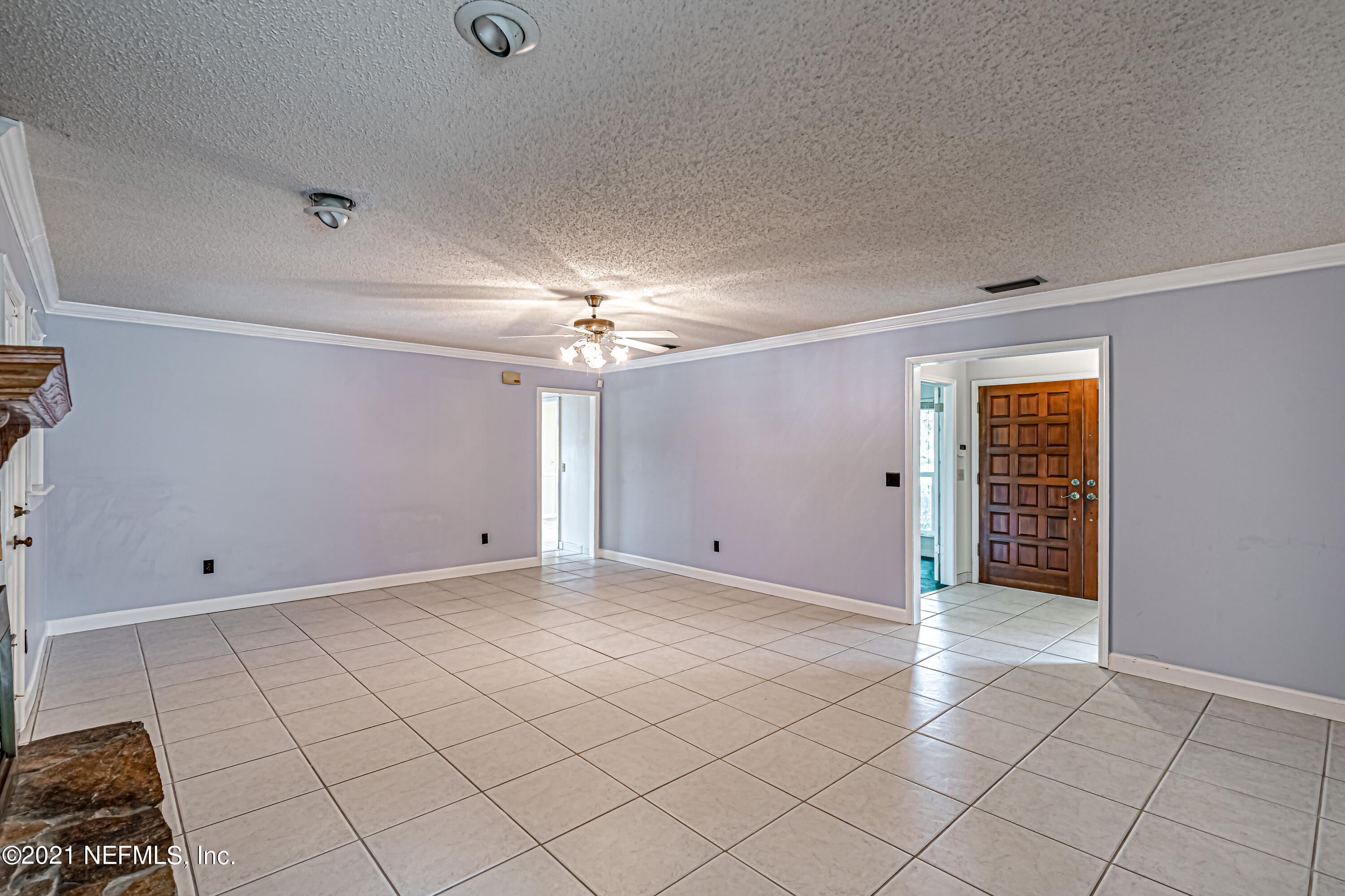 568 Rockingham Road Orange Park, FL 32073 - Photo 11 of 38 10-Living Room