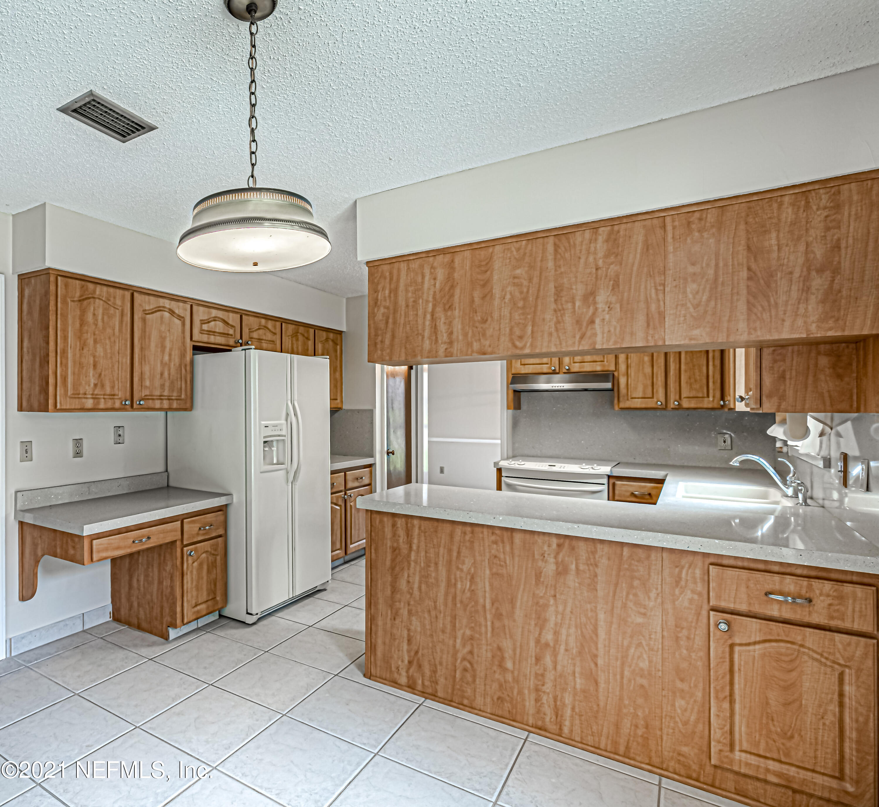 568 Rockingham Road Orange Park, FL 32073 - Photo 13 of 38 12-Kitchen