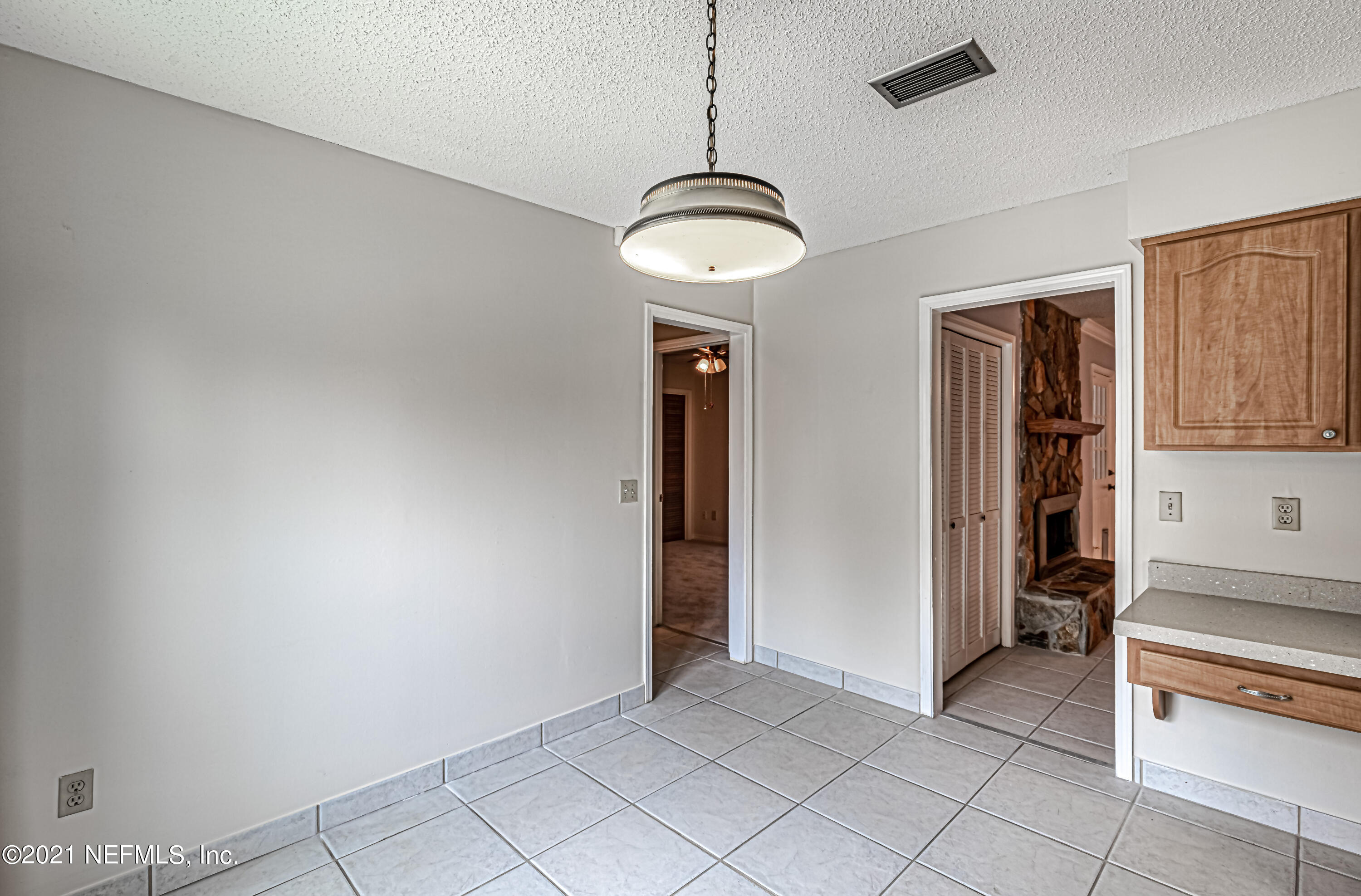 568 Rockingham Road Orange Park, FL 32073 - Photo 15 of 38 14-Eat In Kitchen