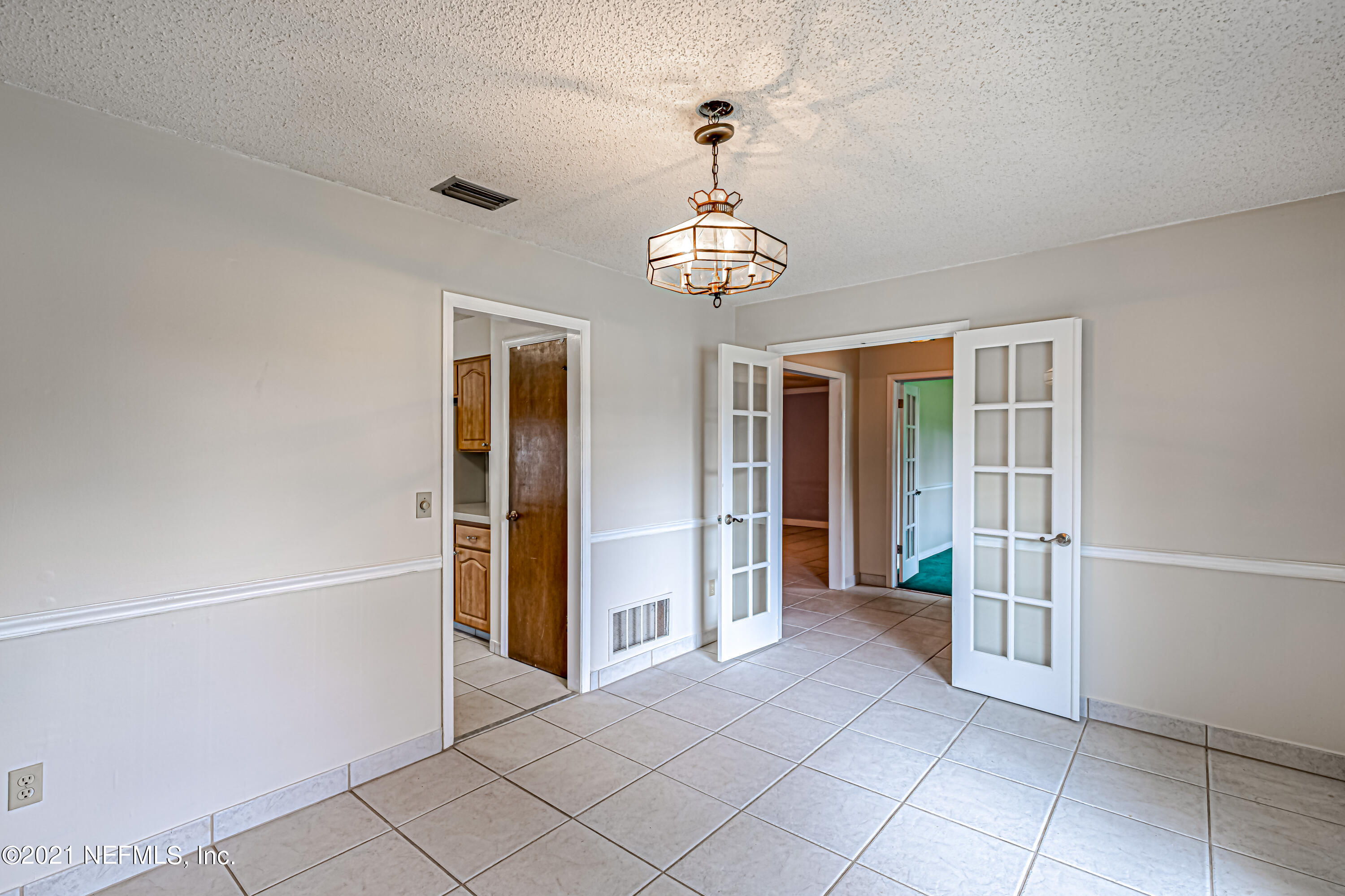 568 Rockingham Road Orange Park, FL 32073 - Photo 17 of 38 16-Dining Room