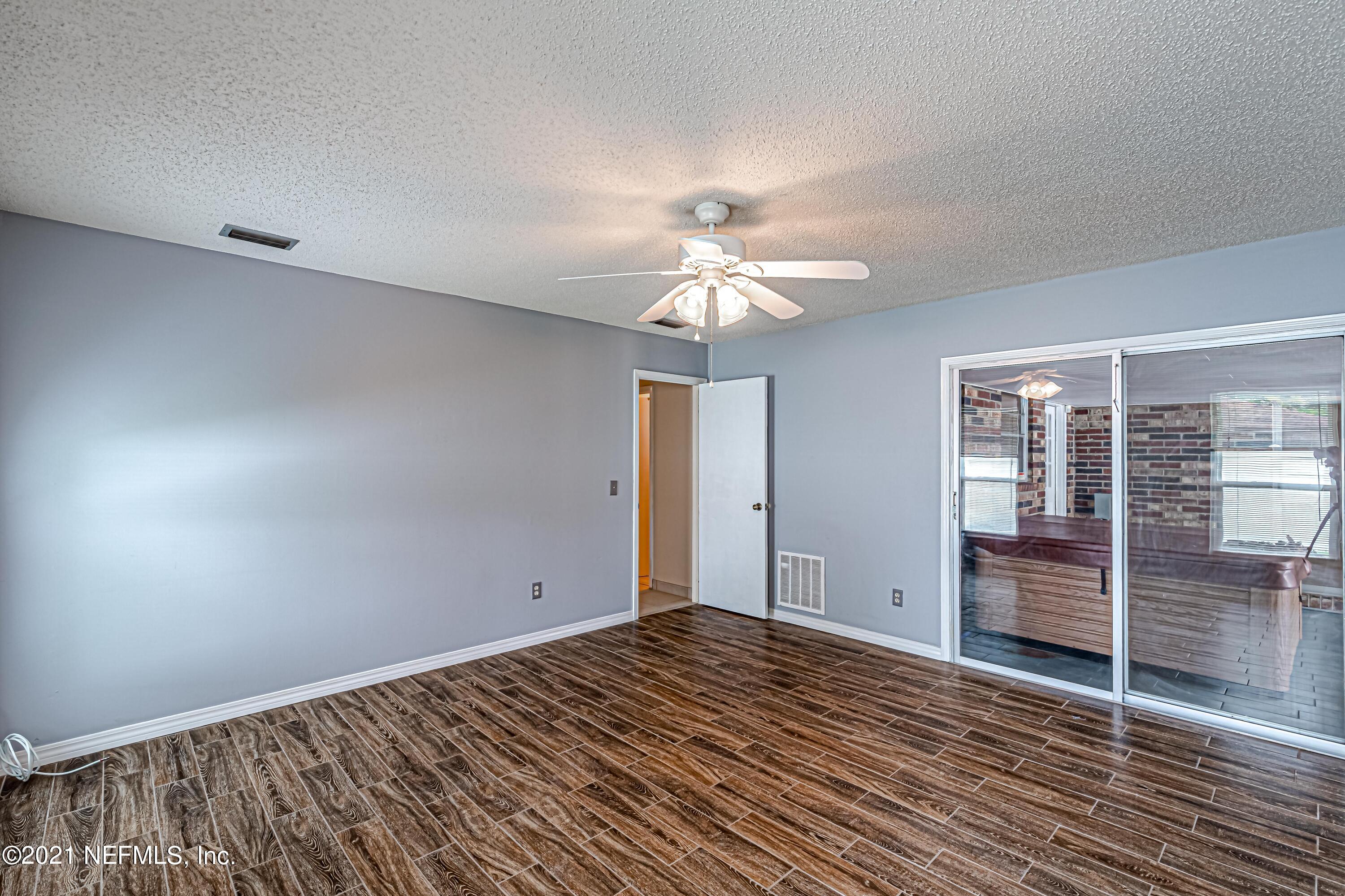 568 Rockingham Road Orange Park, FL 32073 - Photo 20 of 38 19-Primary Bedroom