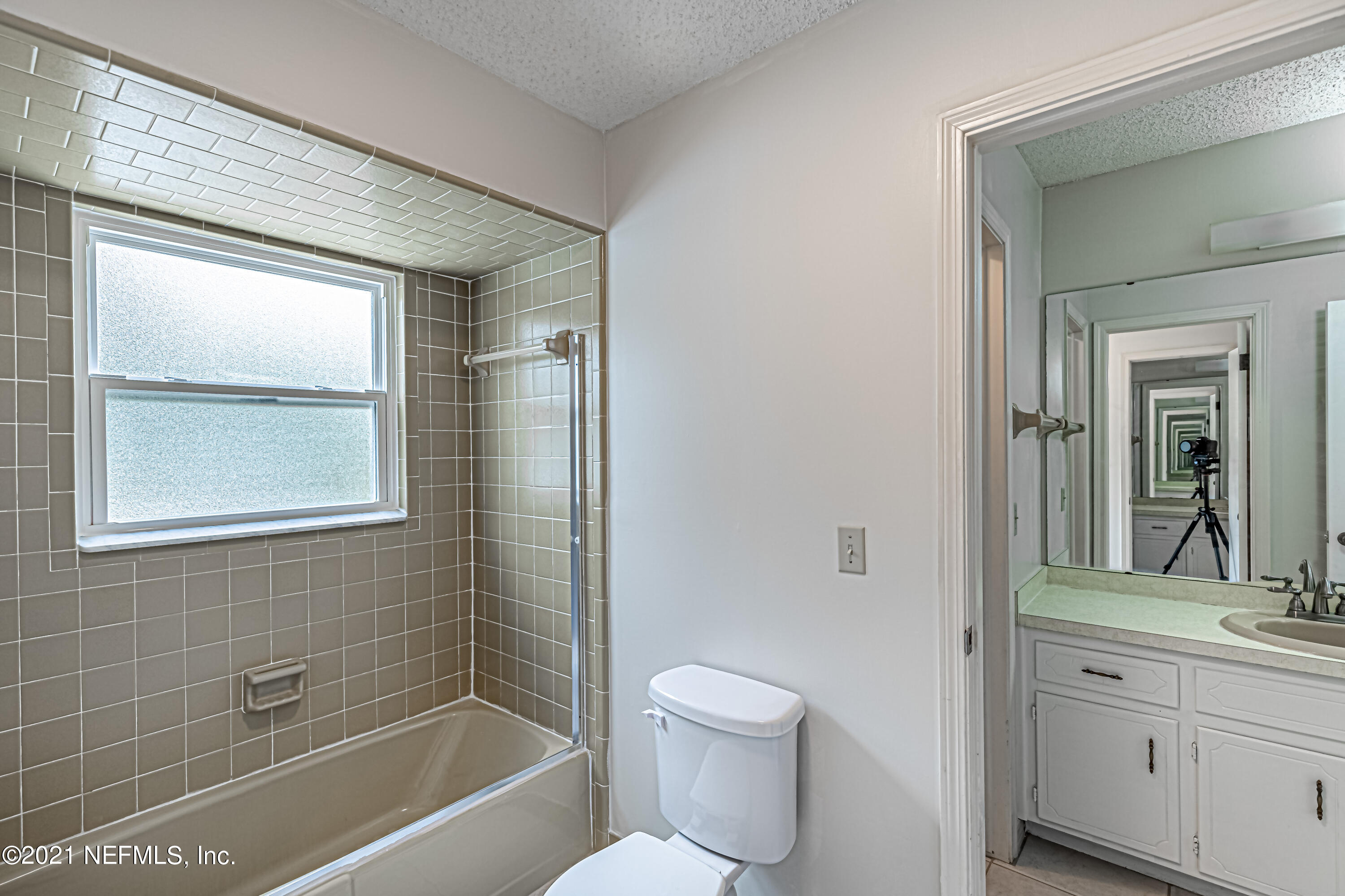 568 Rockingham Road Orange Park, FL 32073 - Photo 24 of 38 23-Master Bathroom