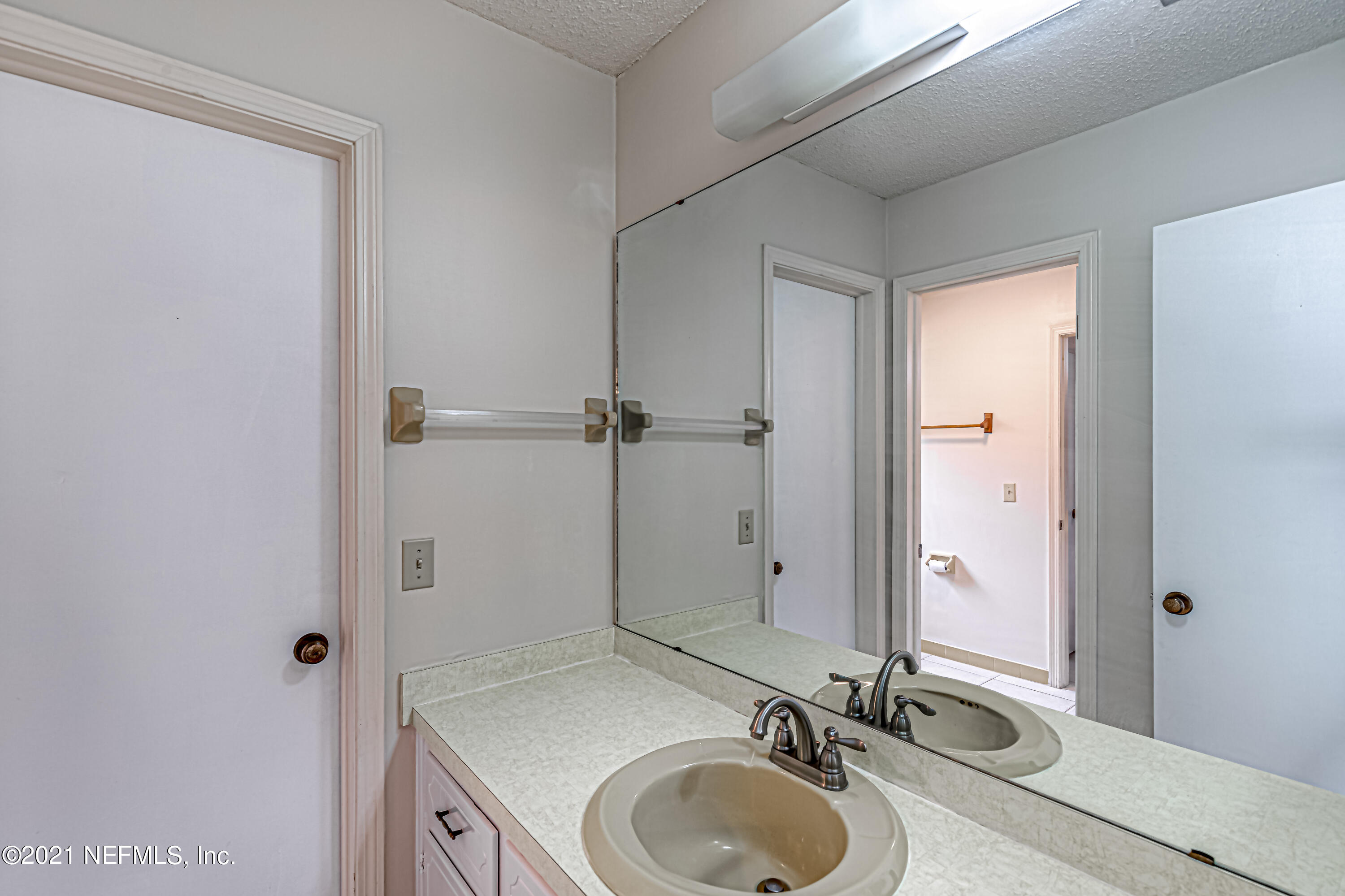 568 Rockingham Road Orange Park, FL 32073 - Photo 25 of 38 24-Master Bathroom
