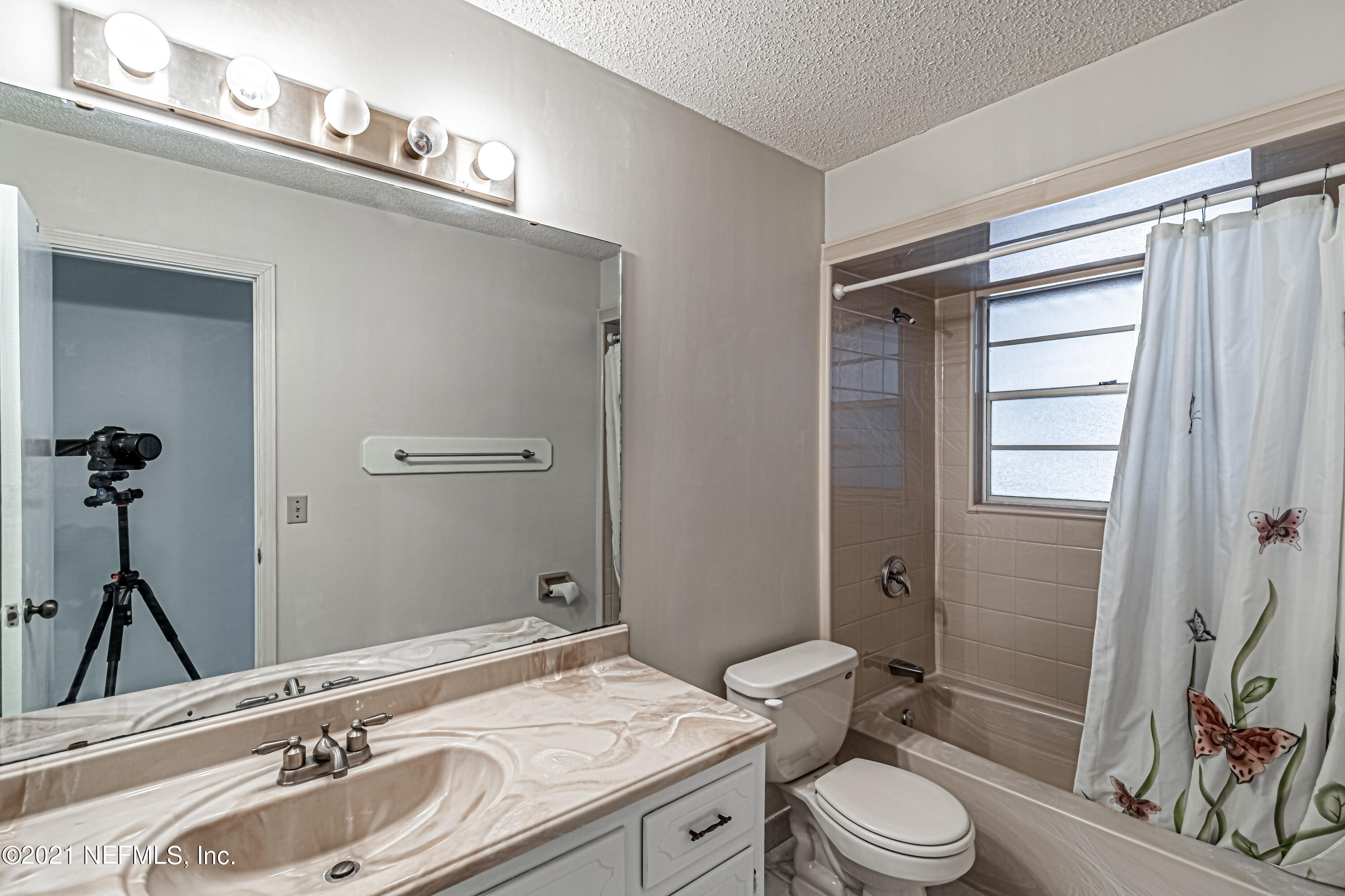 568 Rockingham Road Orange Park, FL 32073 - Photo 29 of 38 28-Bathroom