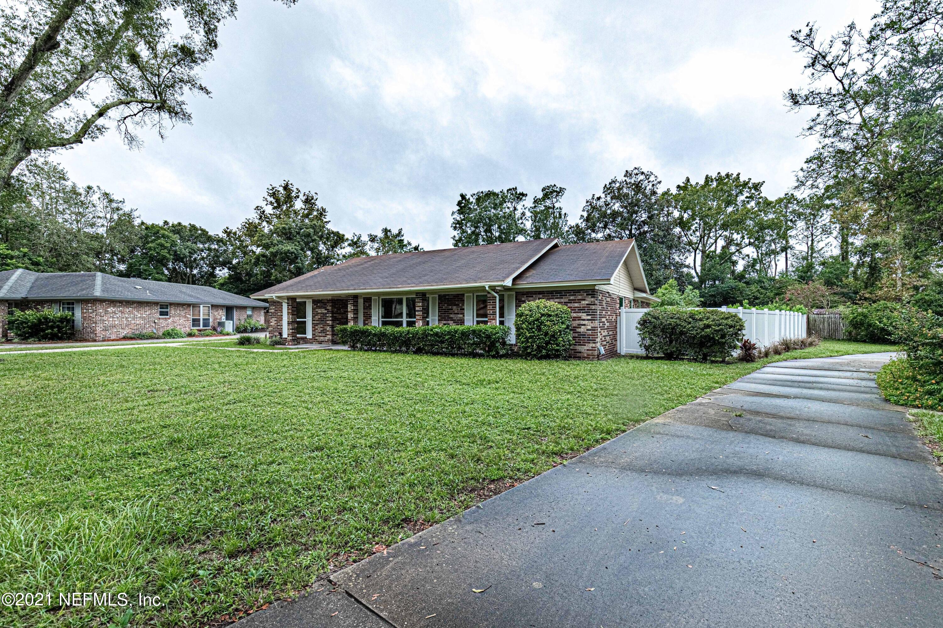 568 Rockingham Road Orange Park, FL 32073 - Photo 4 of 38 3-Front Side
