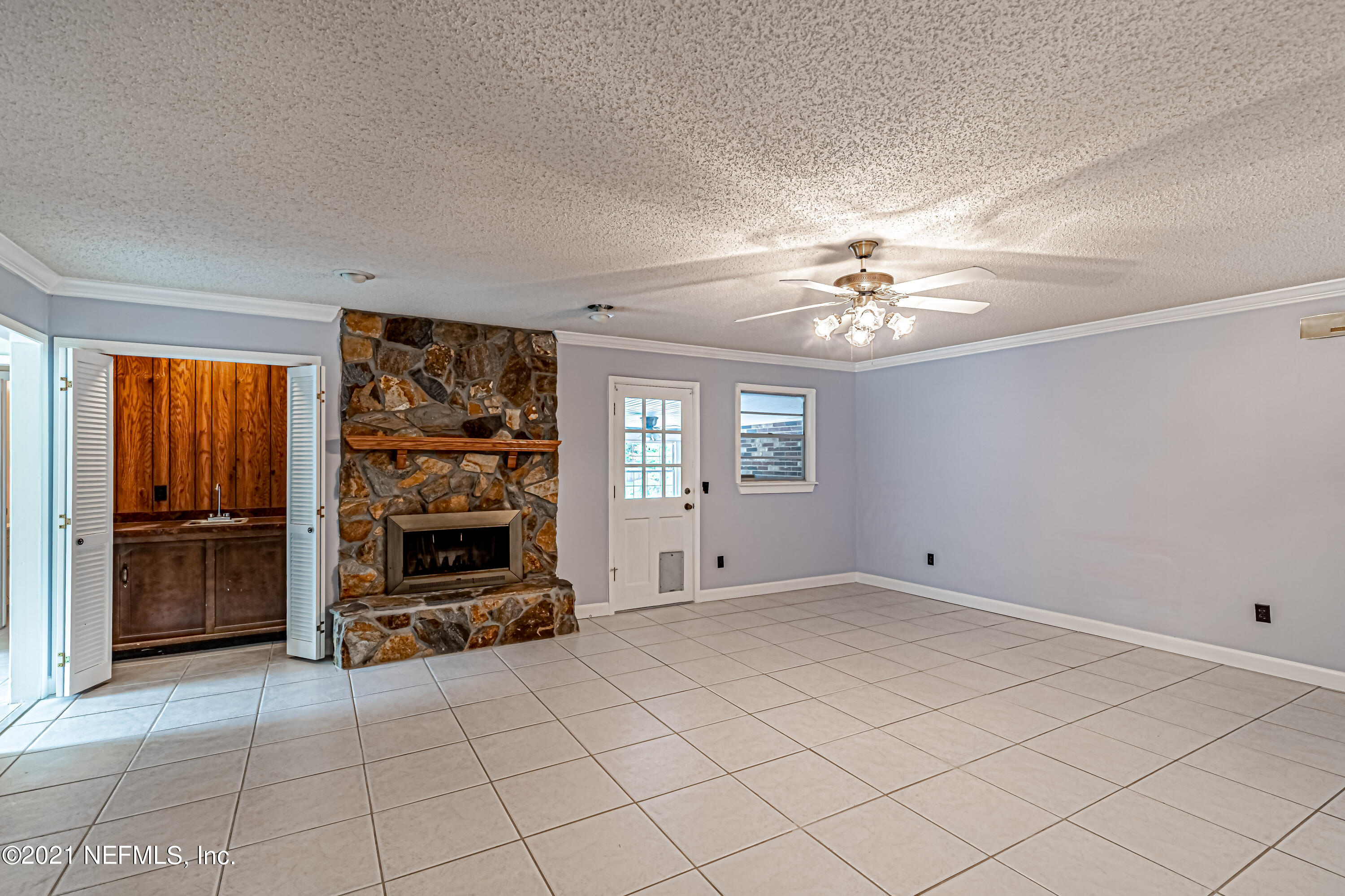 568 Rockingham Road Orange Park, FL 32073 - Photo 9 of 38 8-Living Room