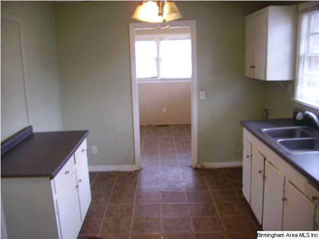 124 Gwin Avenue Bessemer, AL 35023 - Photo 7 of 13