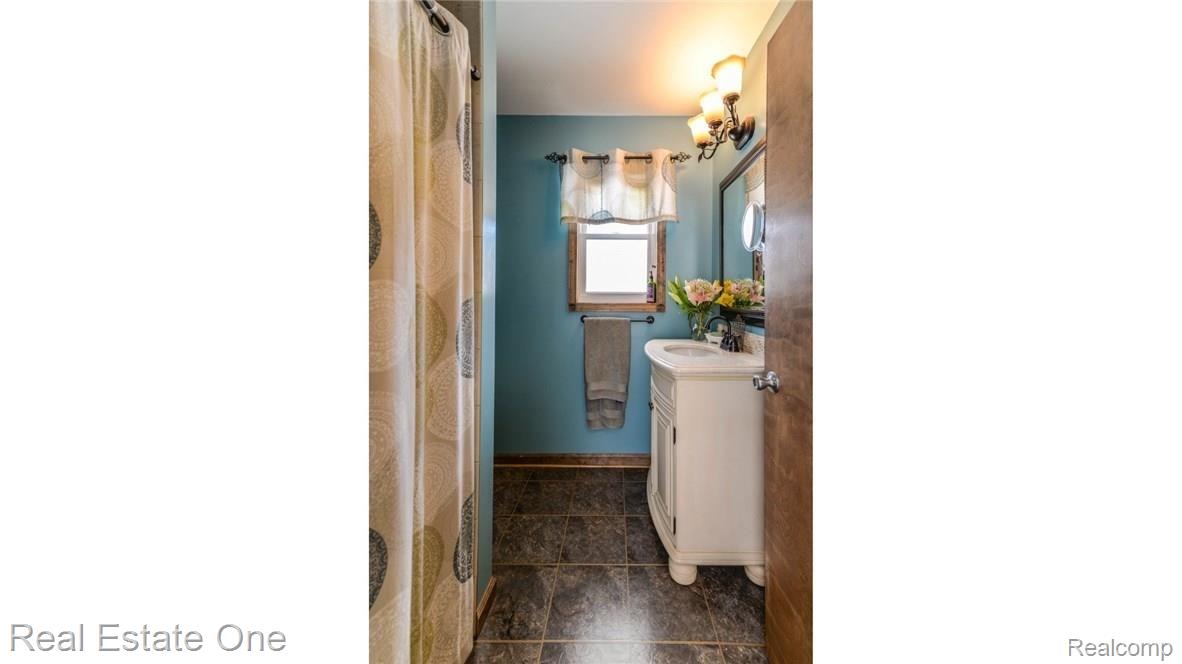 7901 Pinckney Road Pinckney, MI 48169 - Photo 31 of 42 32_23.jpg