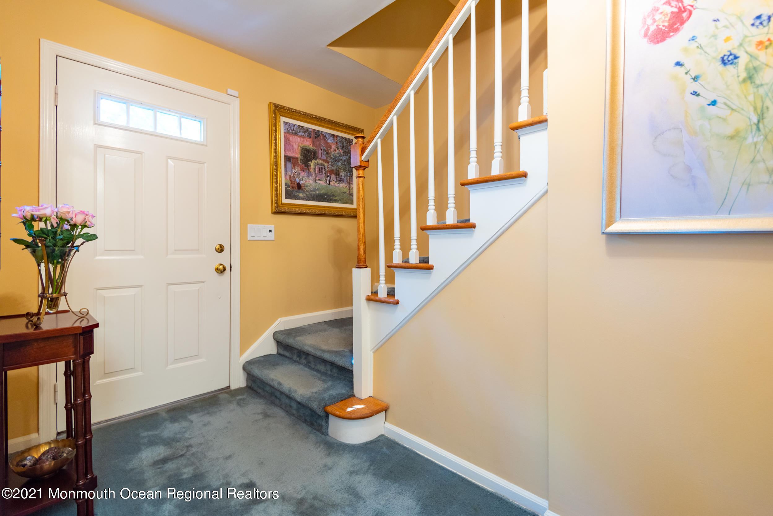 27 Miriam Drive Matawan, NJ 07747 - Photo 11 of 43 Foyer 2