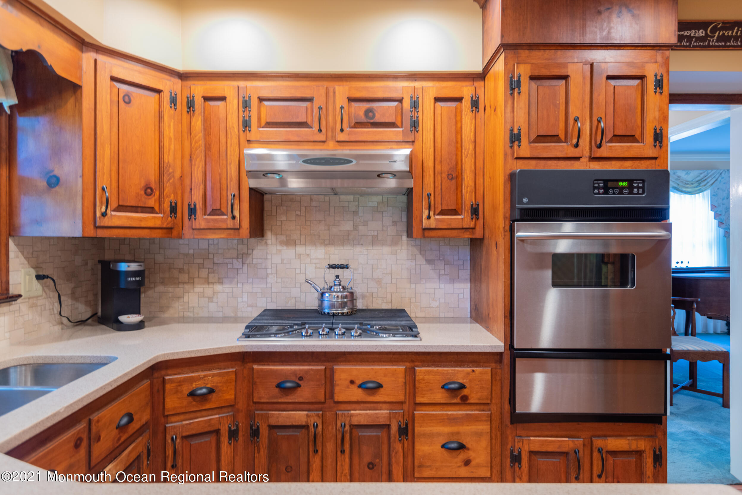 27 Miriam Drive Matawan, NJ 07747 - Photo 17 of 43 Kitchen