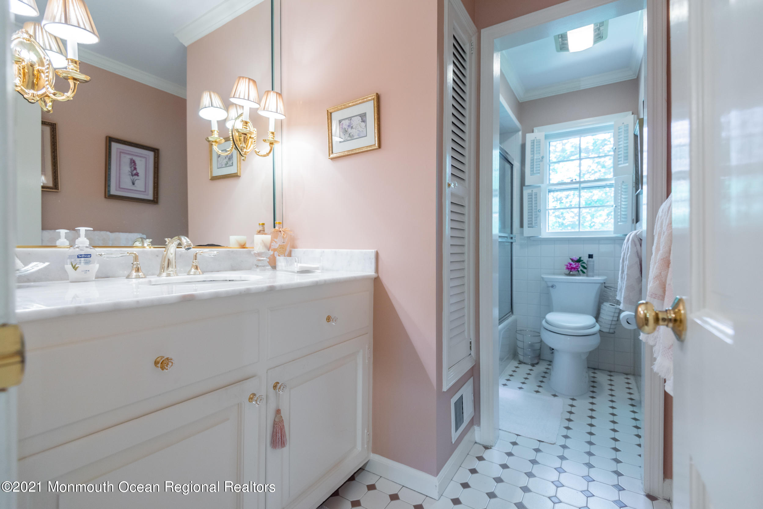 27 Miriam Drive Matawan, NJ 07747 - Photo 23 of 43 Full bath