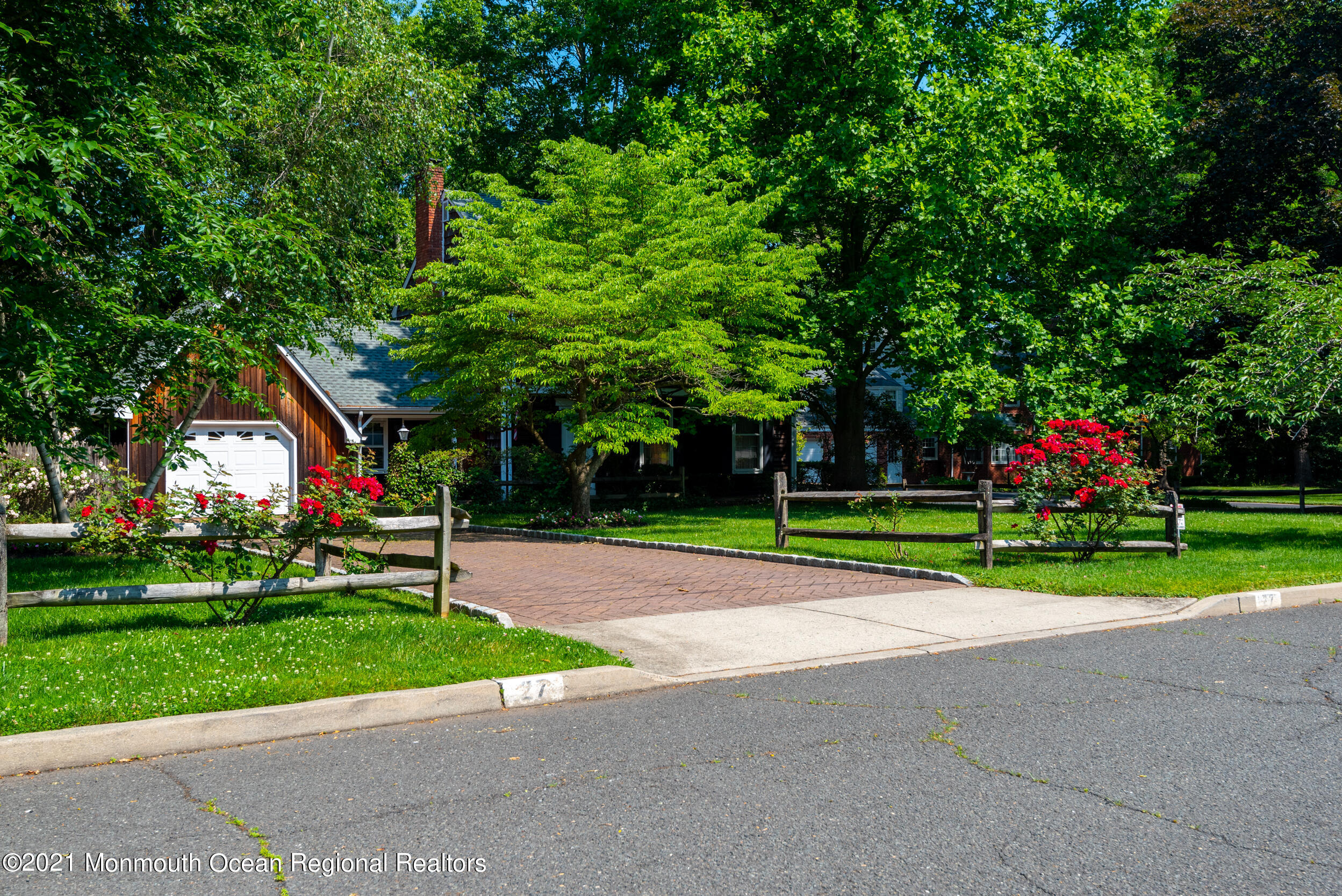 27 Miriam Drive Matawan, NJ 07747 - Photo 4 of 43 Welcome Home!