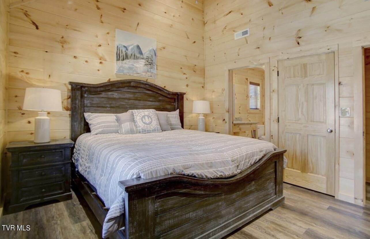 852 String Run Way Pigeon Forge, TN 37863 - Photo 13 of 40 IMG_5884