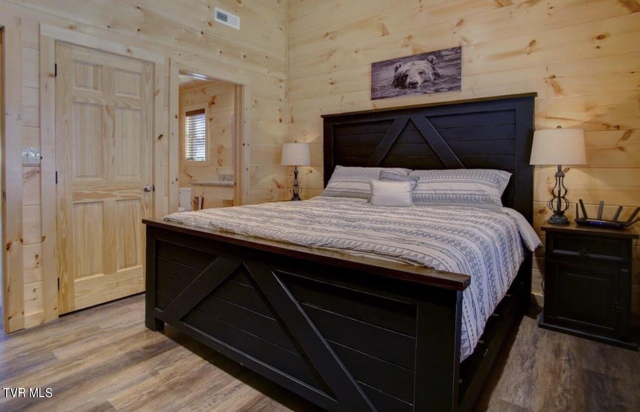 852 String Run Way Pigeon Forge, TN 37863 - Photo 16 of 40 IMG_5893