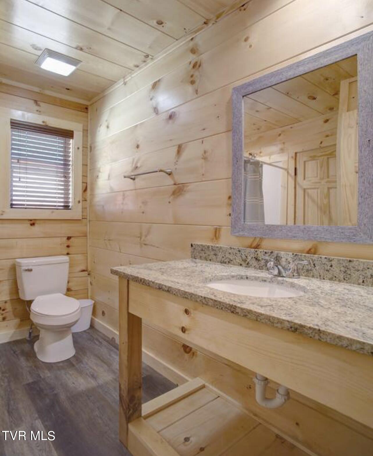 852 String Run Way Pigeon Forge, TN 37863 - Photo 20 of 40 IMG_5897