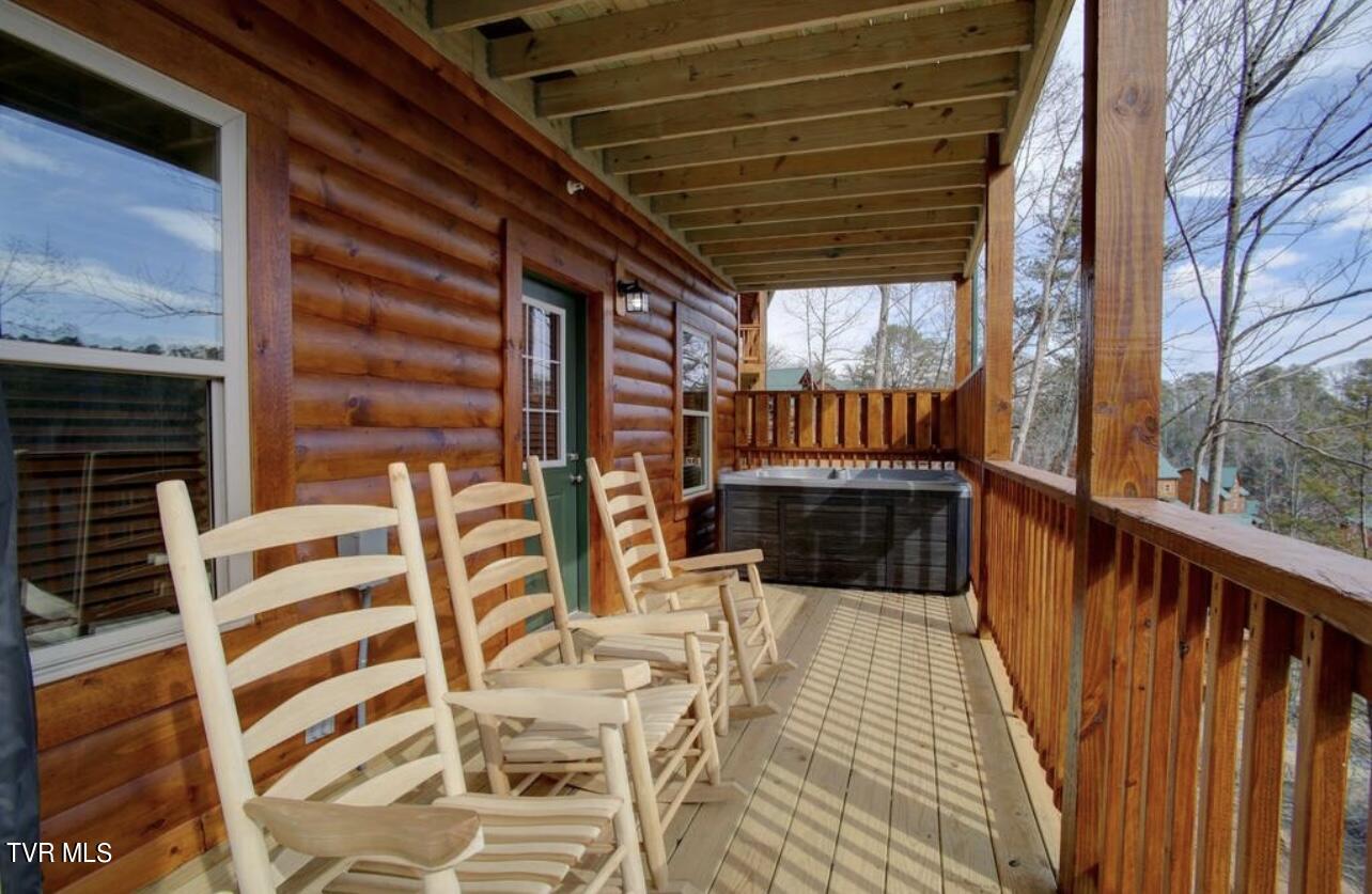 852 String Run Way Pigeon Forge, TN 37863 - Photo 25 of 40 IMG_5903