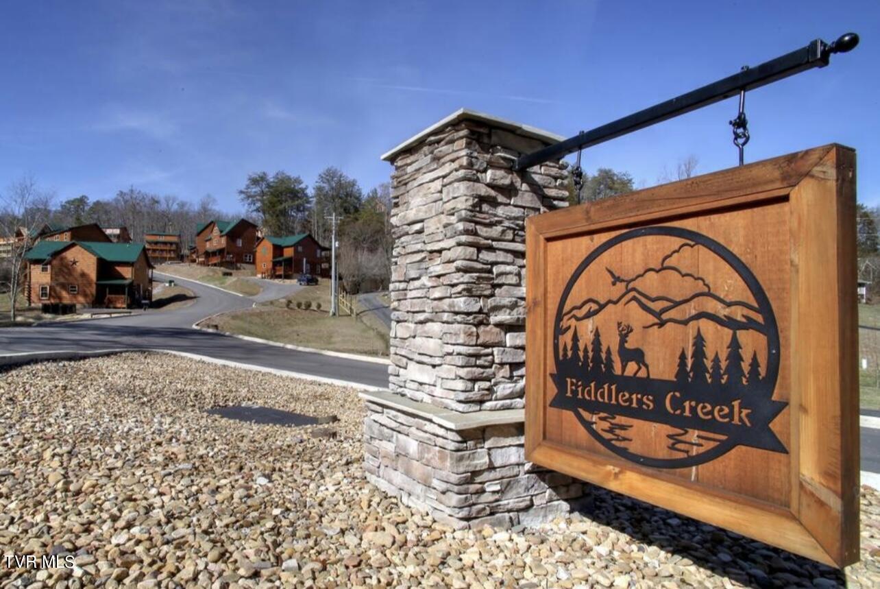 852 String Run Way Pigeon Forge, TN 37863 - Photo 27 of 40 IMG_5902