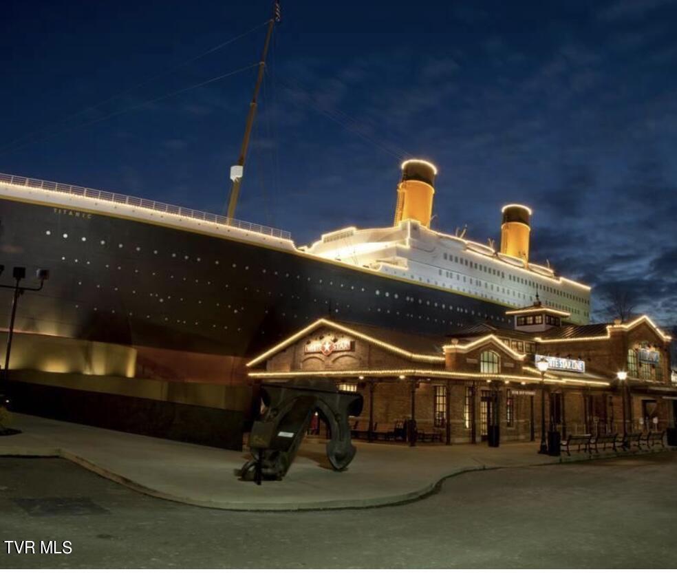 852 String Run Way Pigeon Forge, TN 37863 - Photo 33 of 40 IMG_5476