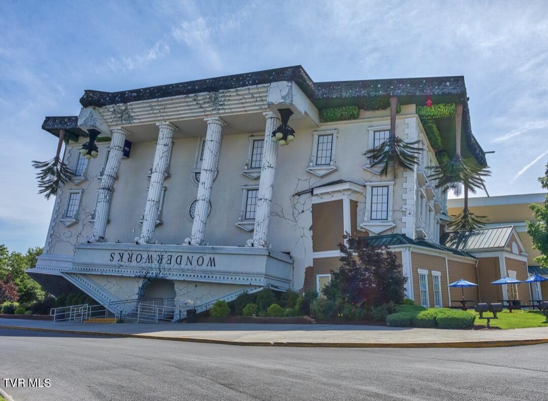 852 String Run Way Pigeon Forge, TN 37863 - Photo 37 of 40 IMG_5695