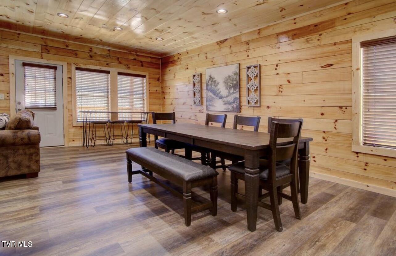 852 String Run Way Pigeon Forge, TN 37863 - Photo 6 of 40 IMG_5895