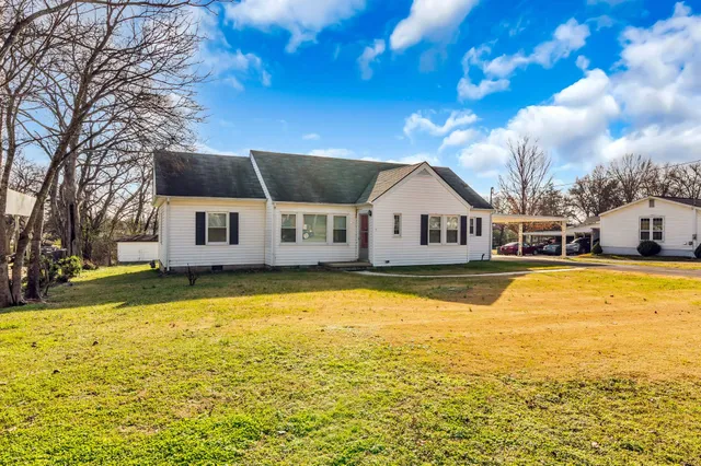 $307,000 | 208 Hickory Drive, Shelbyville, TN 37160
