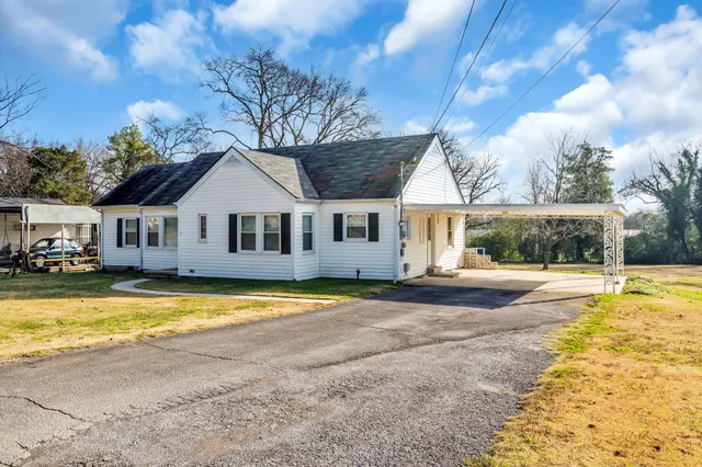 $307,000 | 208 Hickory Drive, Shelbyville, TN 37160