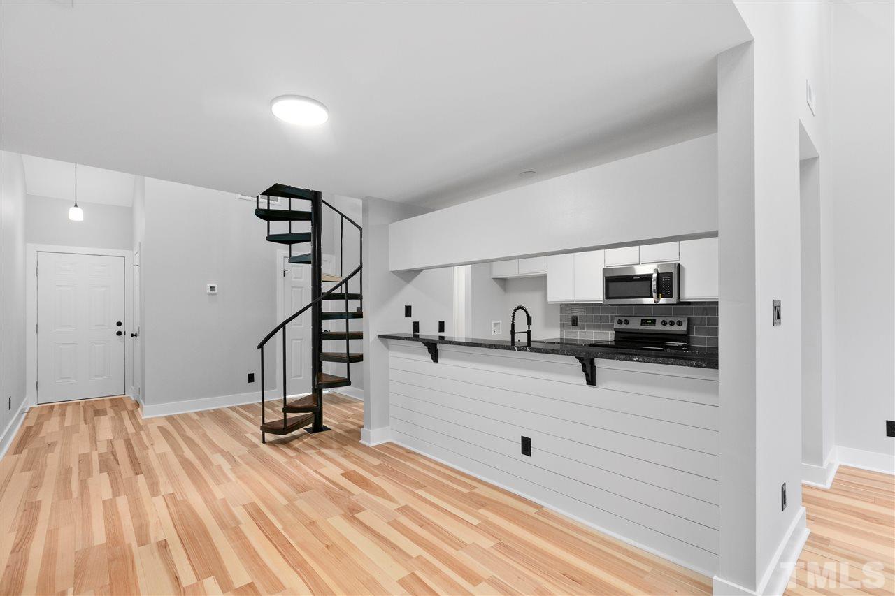 6000 Winterpointe Lane, Unit 302 Raleigh, NC 27606 - Photo 4 of 30 Gallery Image 4