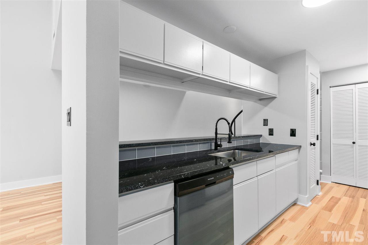 6000 Winterpointe Lane, Unit 302 Raleigh, NC 27606 - Photo 10 of 30 Gallery Image 10