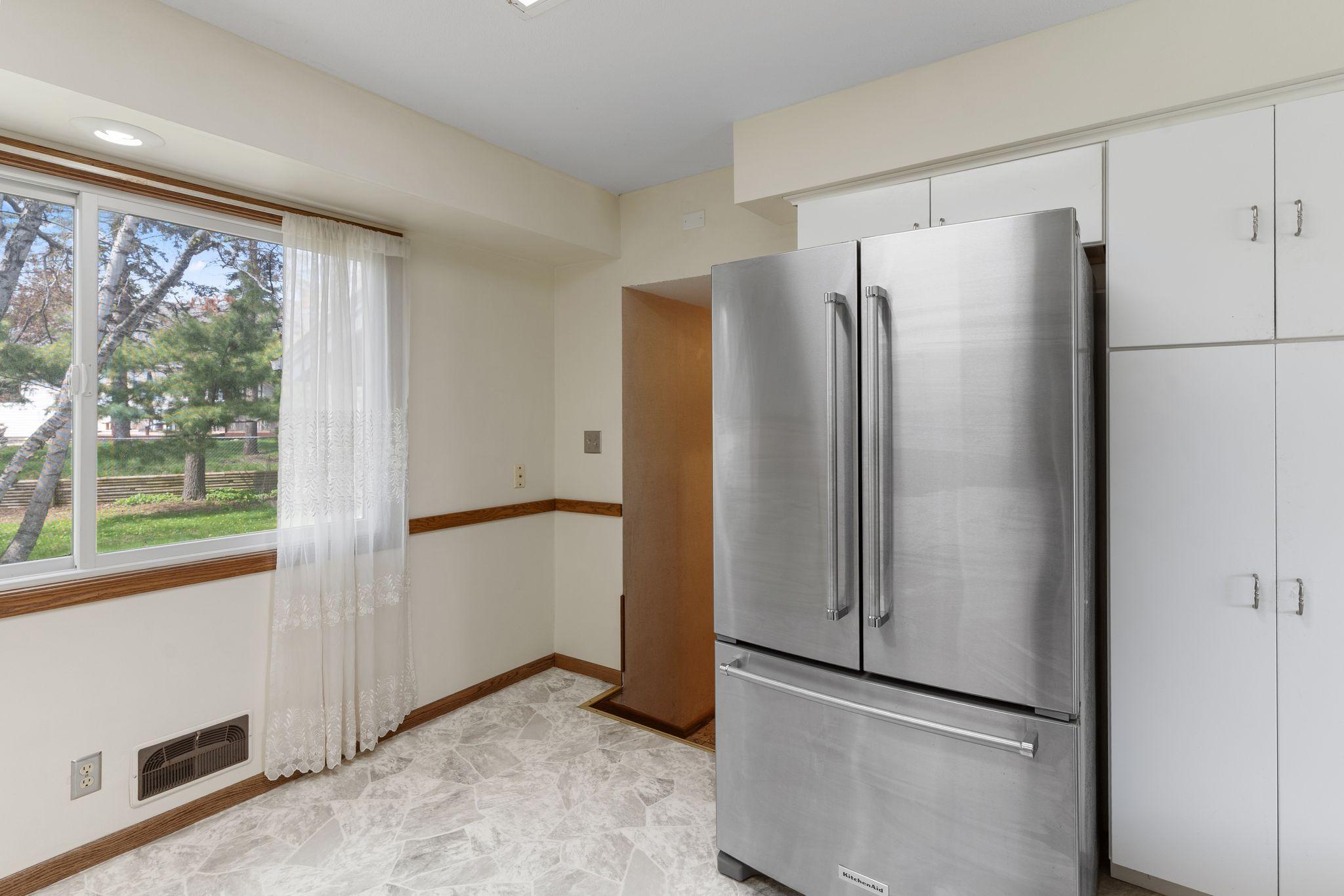 9908 Oxborough Road Bloomington, MN 55437 - Photo 14 of 38 Gallery Image 14