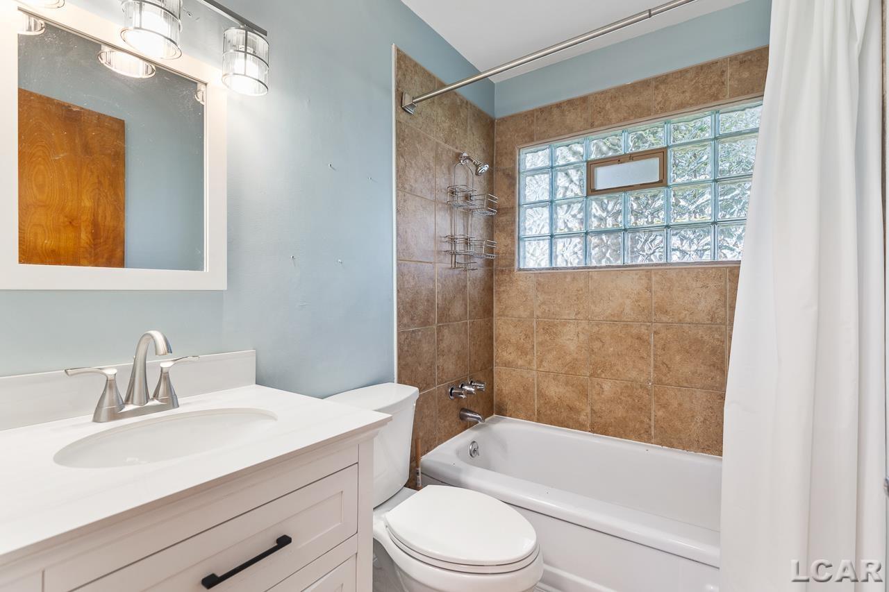417 Riverside Avenue Adrian, MI 49221 - Photo 23 of 30 50152996-132c9983-6428-4448-8c9d-507beb7ee082.JPG