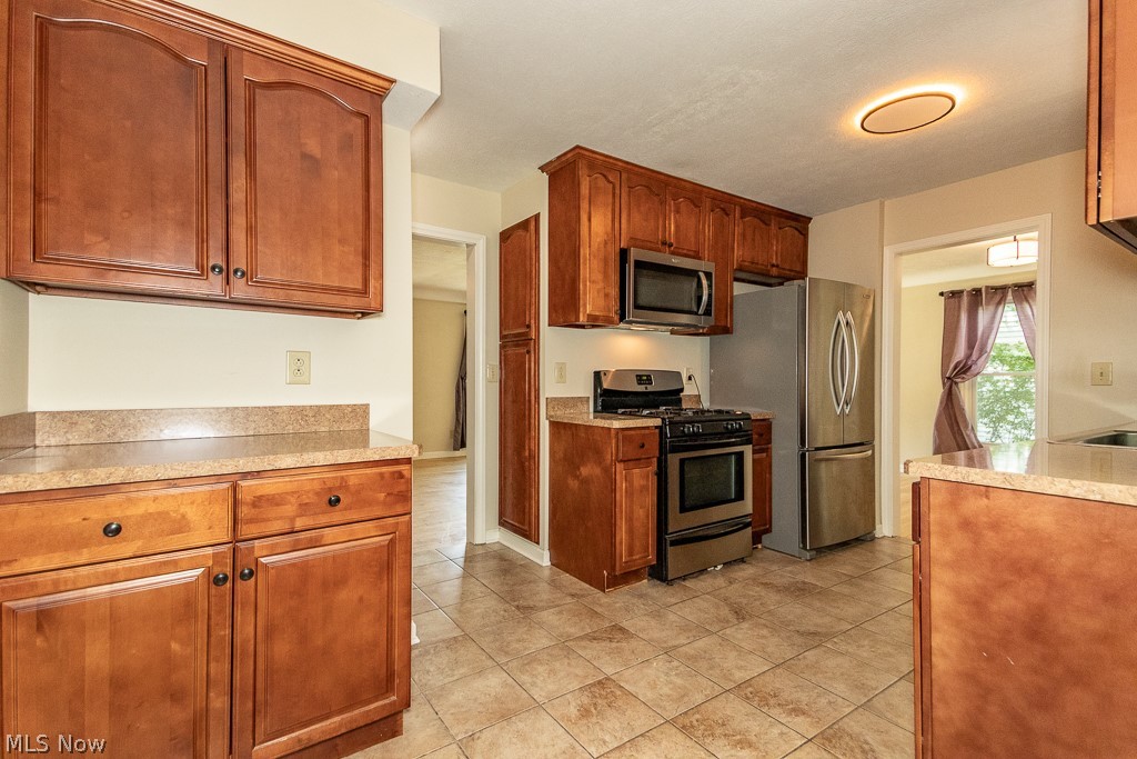 1535 Laclede Road South Euclid, OH 44121 - Photo 12 of 41