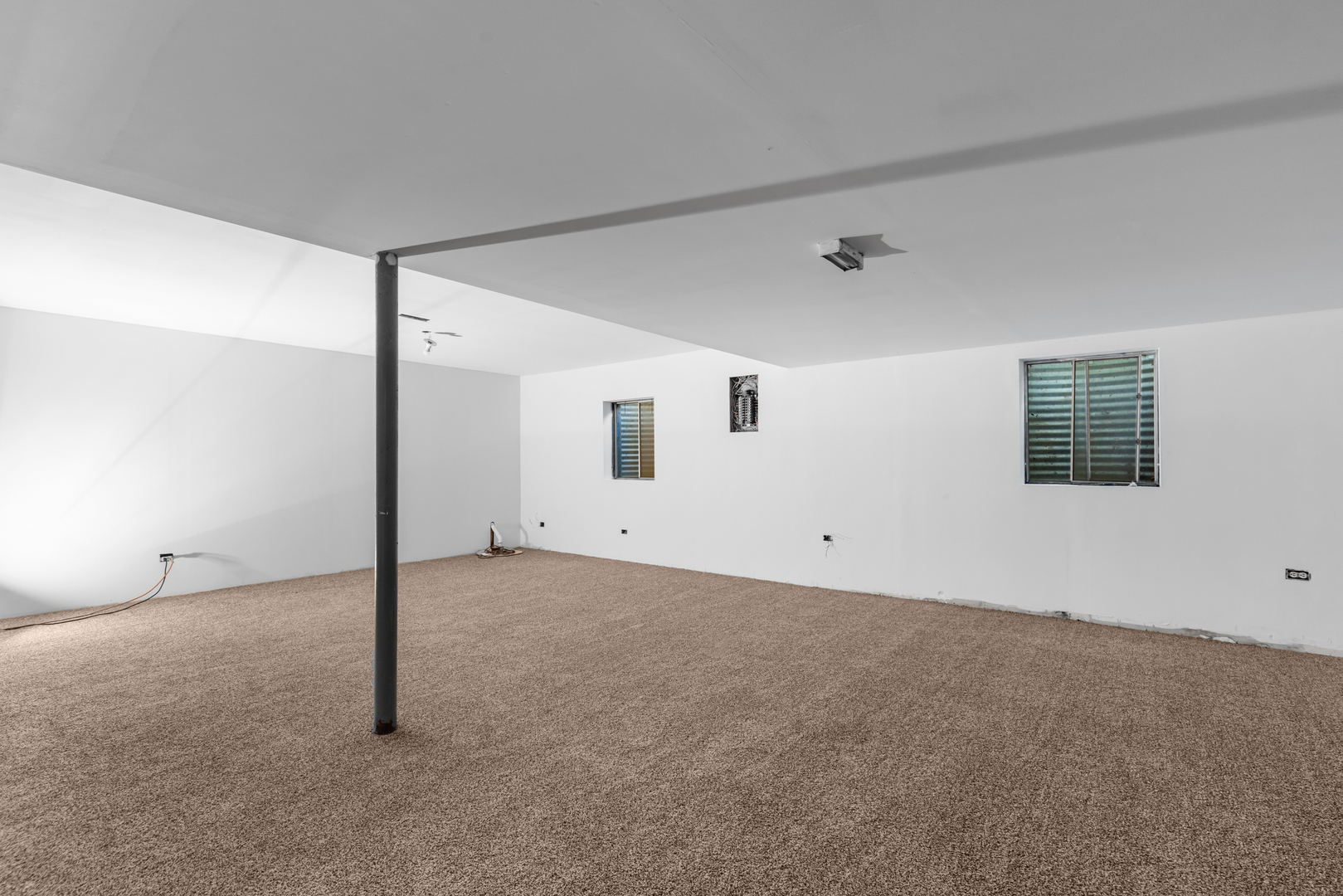 700 Fairfield Lane Algonquin, IL 60102 - Photo 32 of 39 a view of an empty room with a window