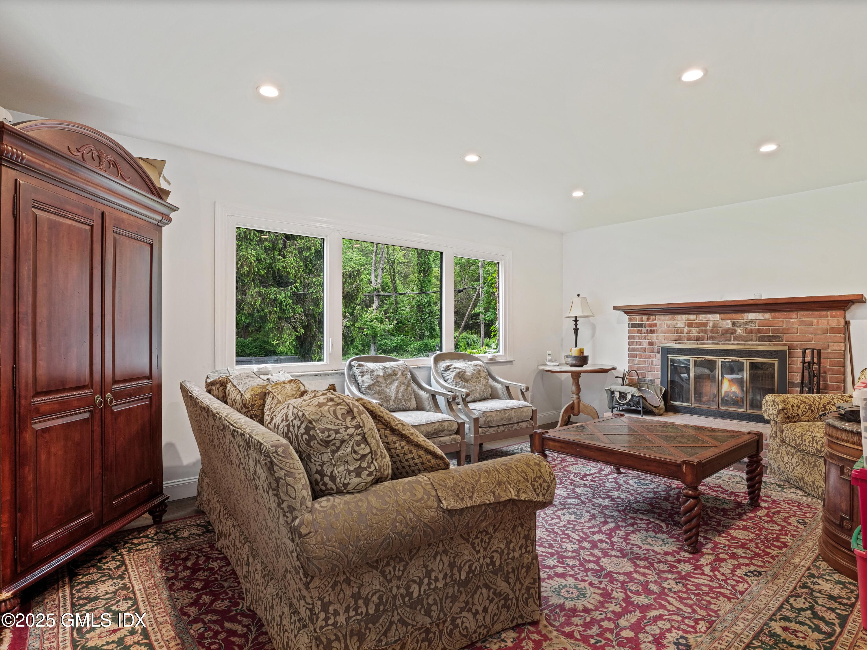 330 Cognewaugh Road Cos Cob, CT 06807 - Photo 2 of 24 Living Room