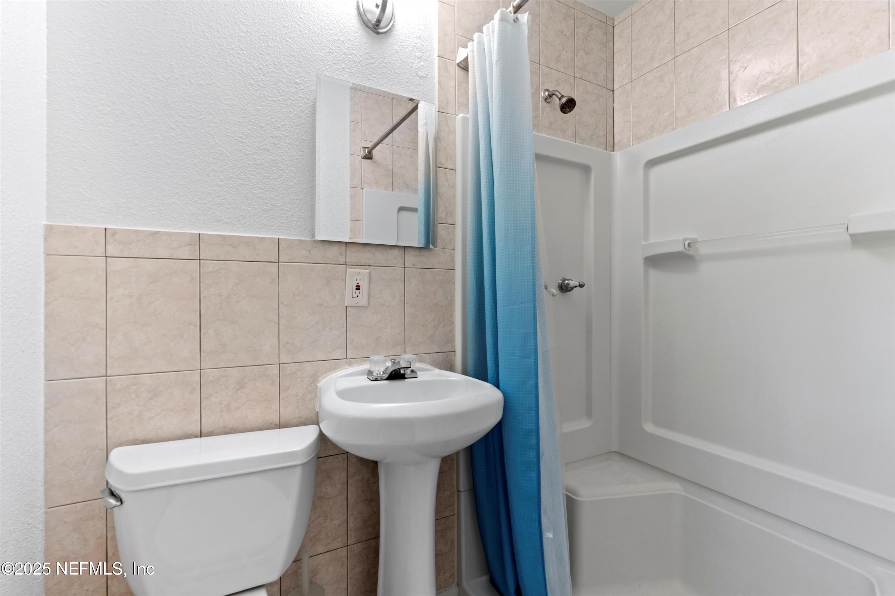 5764 Hurdia Road Jacksonville, FL 32244 - Photo 29 of 54 Bathroom
