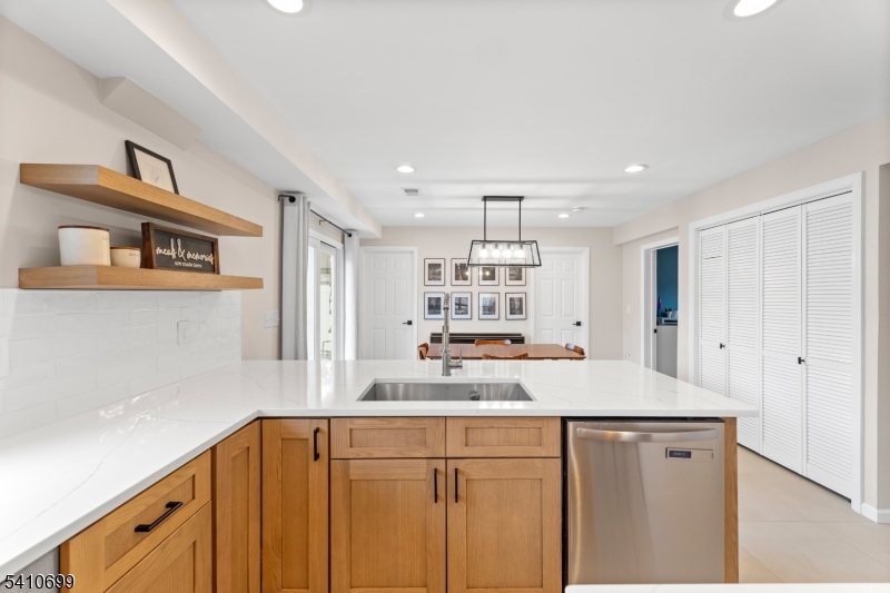 122 Greenbrook Road Green Brook, NJ 08812 - Photo 16 of 47