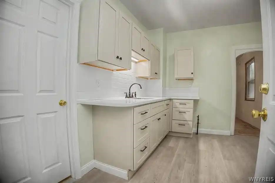 31 Riverside Avenue Buffalo, NY 14207 - Photo 19 of 29