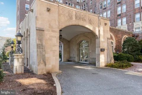 $575,000 | 4000 Cathedral Avenue Northwest, Unit 250/251B, Washington, DC 20016
