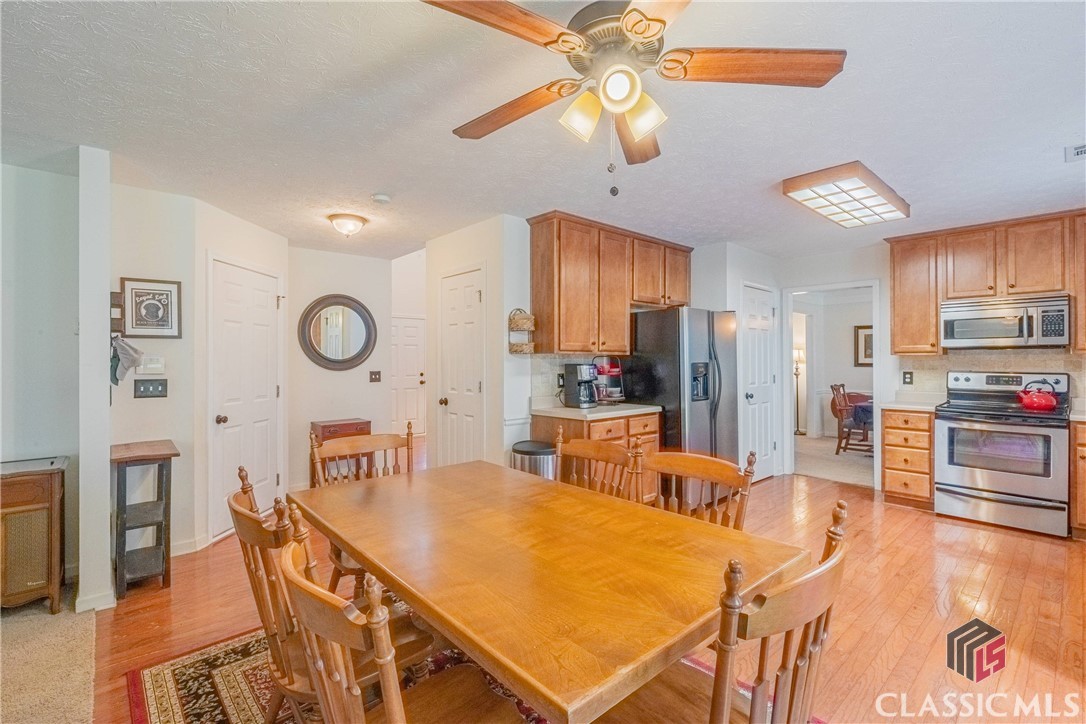 331 Andrew Ridge Drive Jefferson, GA 30549 - Photo 9 of 28 breakfast room